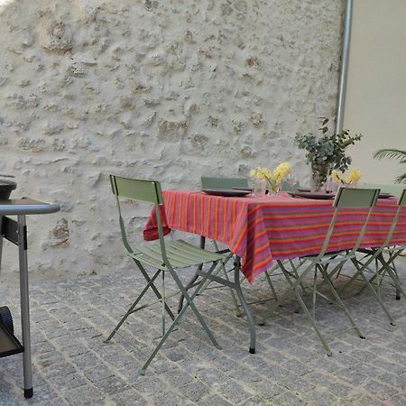 Beau Quartier Et Central, Maison Spacieuse Avec Cour, 3 Chambres, 3 Salles De Bains A 10 Min A Pied De La Gare オルレアン エクステリア 写真