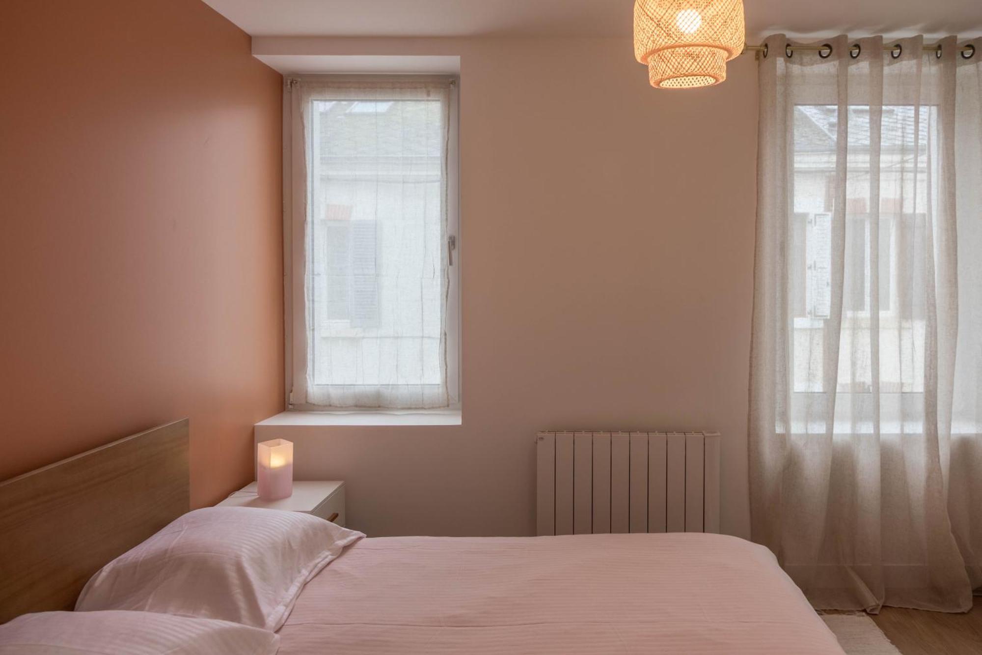 Beau Quartier Et Central, Maison Spacieuse Avec Cour, 3 Chambres, 3 Salles De Bains A 10 Min A Pied De La Gare オルレアン エクステリア 写真